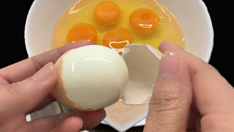 Diese einfache Technik verwandelt langweilige Eier in ein 5-Sterne-Küchenhighlight …
