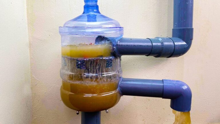 Diese einfachen Hacks verwandeln Plastikflaschen und PVC-Rohre in clevere Dachlösungen…