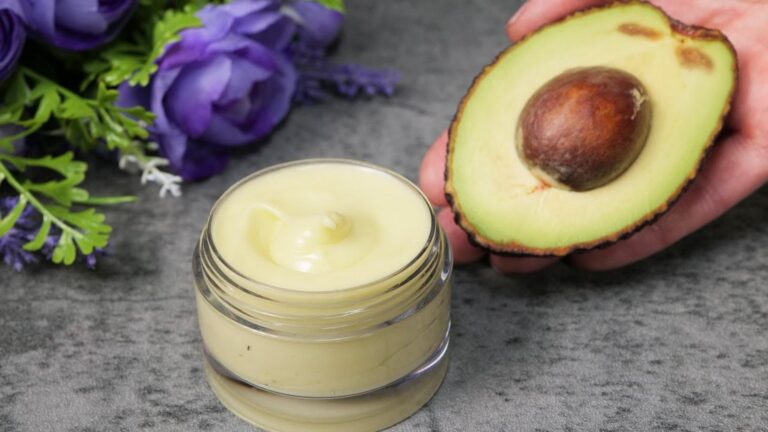 Dieser vergessene Trick revitalisiert Ihre Haut mit nur wenigen Zutaten …