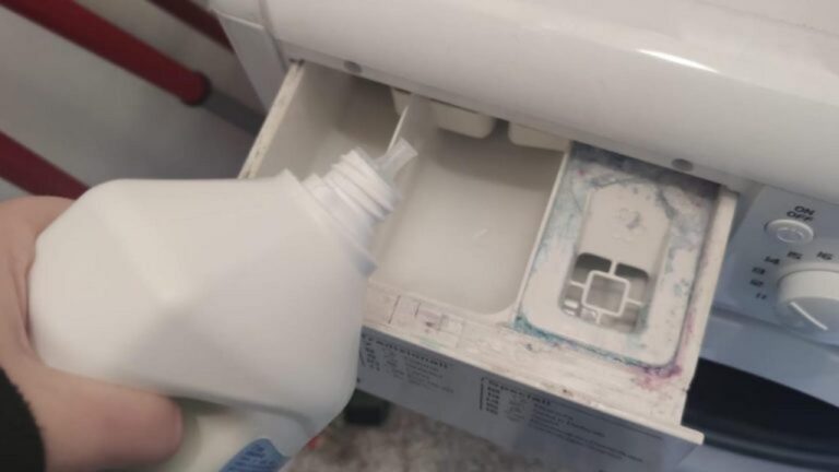 Ammoniak in der Waschmaschine: Das passiert mit der Wäsche!