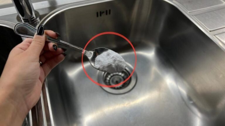 Wasserflecken am Spülbecken: Schnell und einfach entfernen